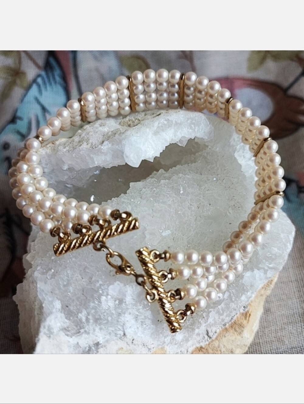 Quadruple Strand 4 Rows of Creamy Faux Pearl Bracelets Gold Tone Vintage EUC